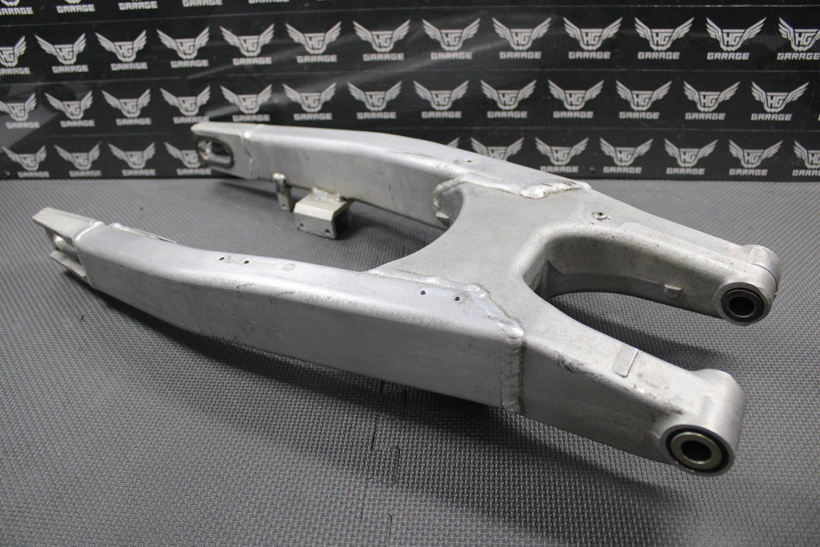 2007 2008 KAWASAKI KX250F OEM SWINGARM SWING ARM SUSPENSION 33001 - 0107 NICE! - hggarage