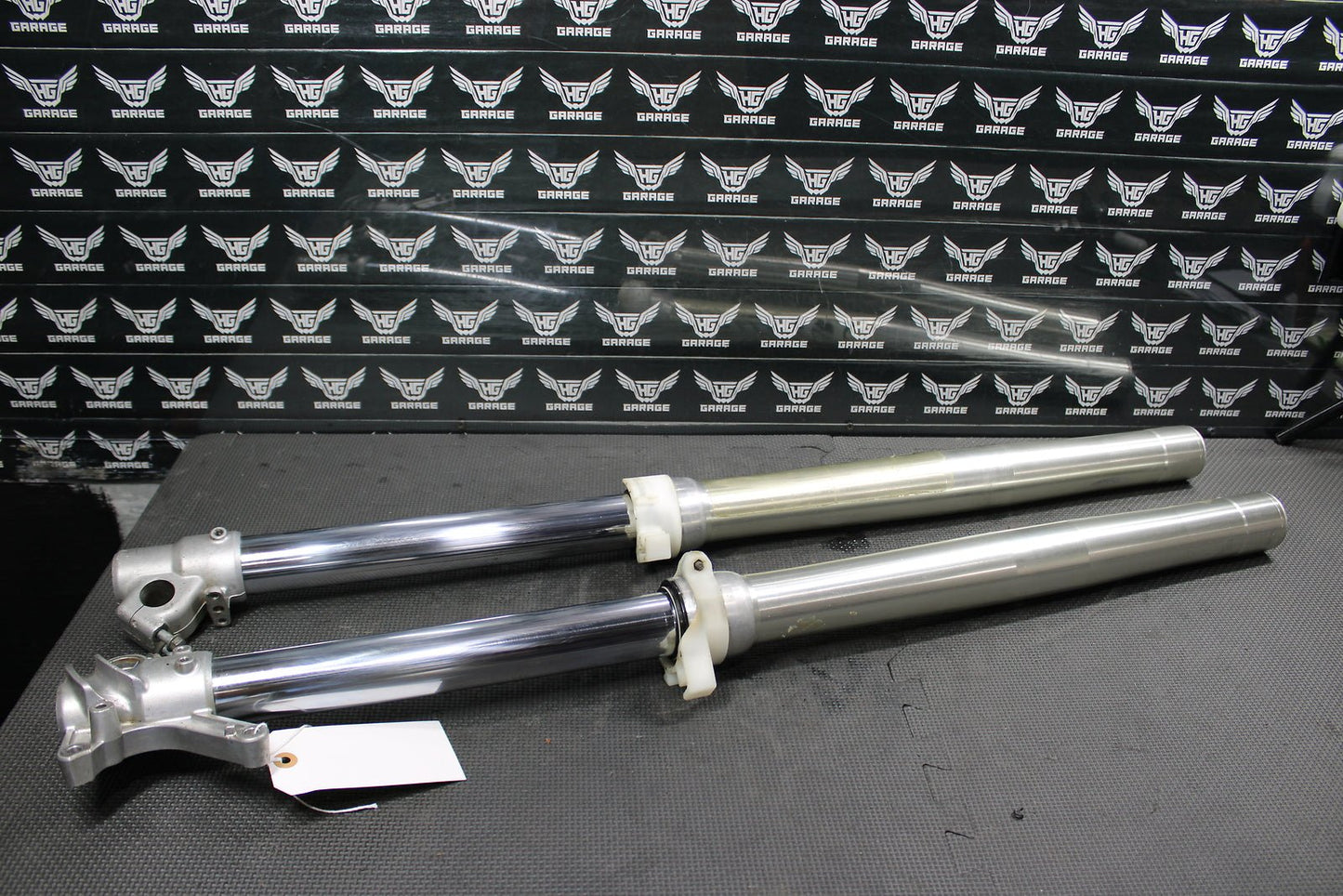 2000 Yamaha YZ250 OEM KYB Right Left Front Suspension Forks Shocks 5HC - 23102 - 00 - hggarage