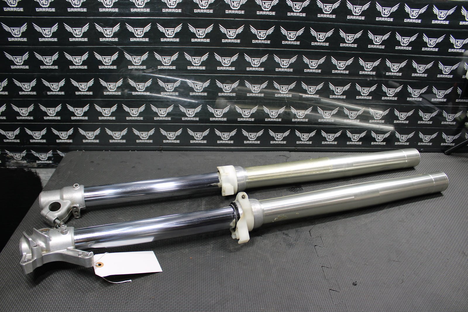 2000 Yamaha YZ250 OEM KYB Right Left Front Suspension Forks Shocks 5HC - 23102 - 00 - hggarage