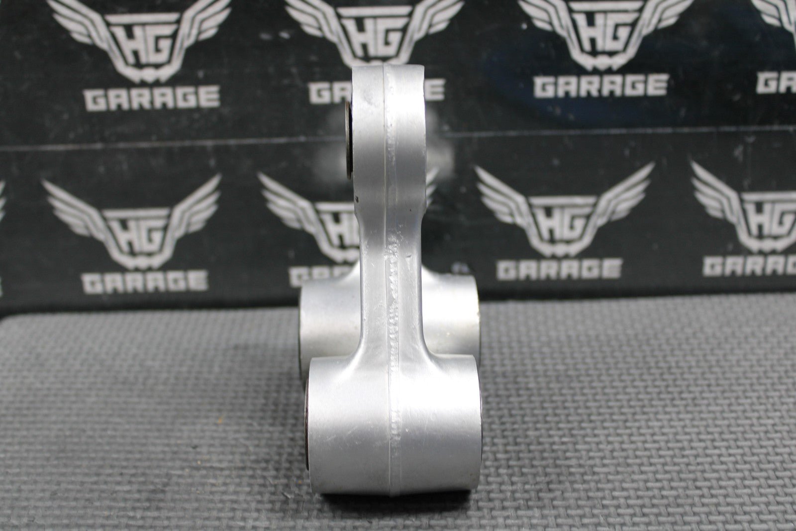 2001 HONDA CR125R OEM REAR SHOCK SWINGARM LINKAGE CUSHION ARM 52465 - KZ4 - J30 - hggarage