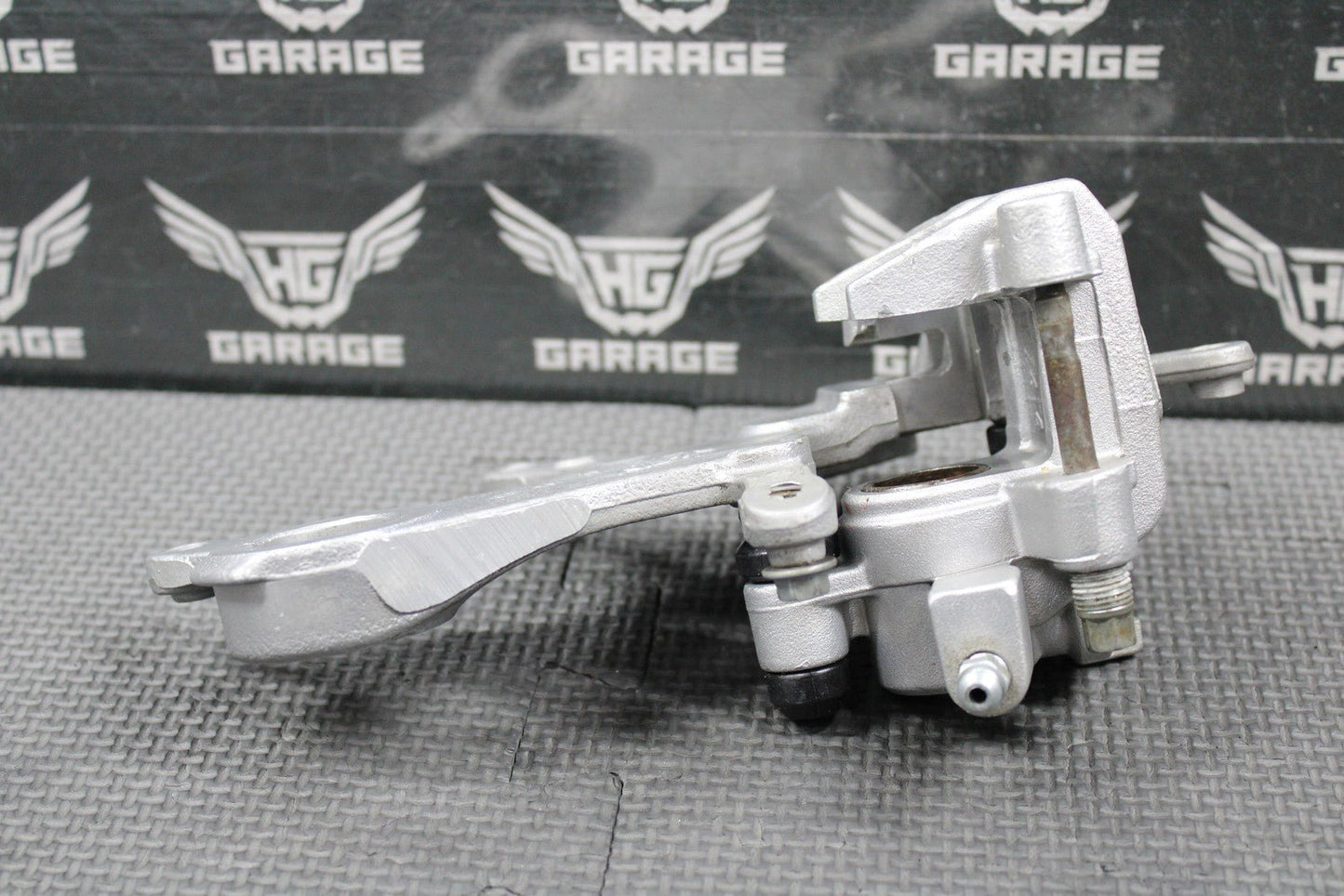 2008 HONDA 05 - 17 CRF250R 05 - 07 CR250R OEM REAR BACK BRAKE CALIPER 43150 - KRN - 711 - hggarage