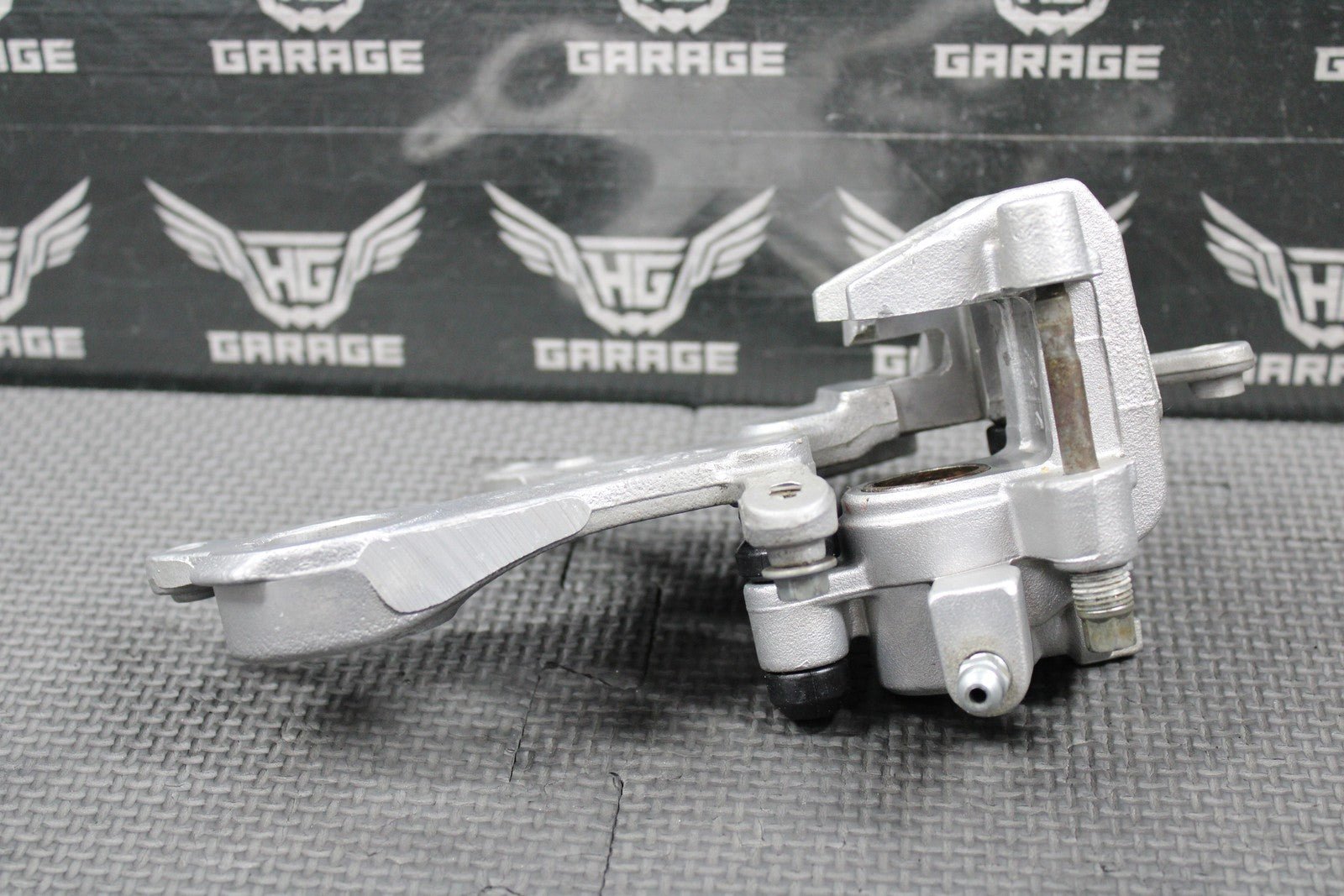 2008 HONDA 05 - 17 CRF250R 05 - 07 CR250R OEM REAR BACK BRAKE CALIPER 43150 - KRN - 711 - hggarage