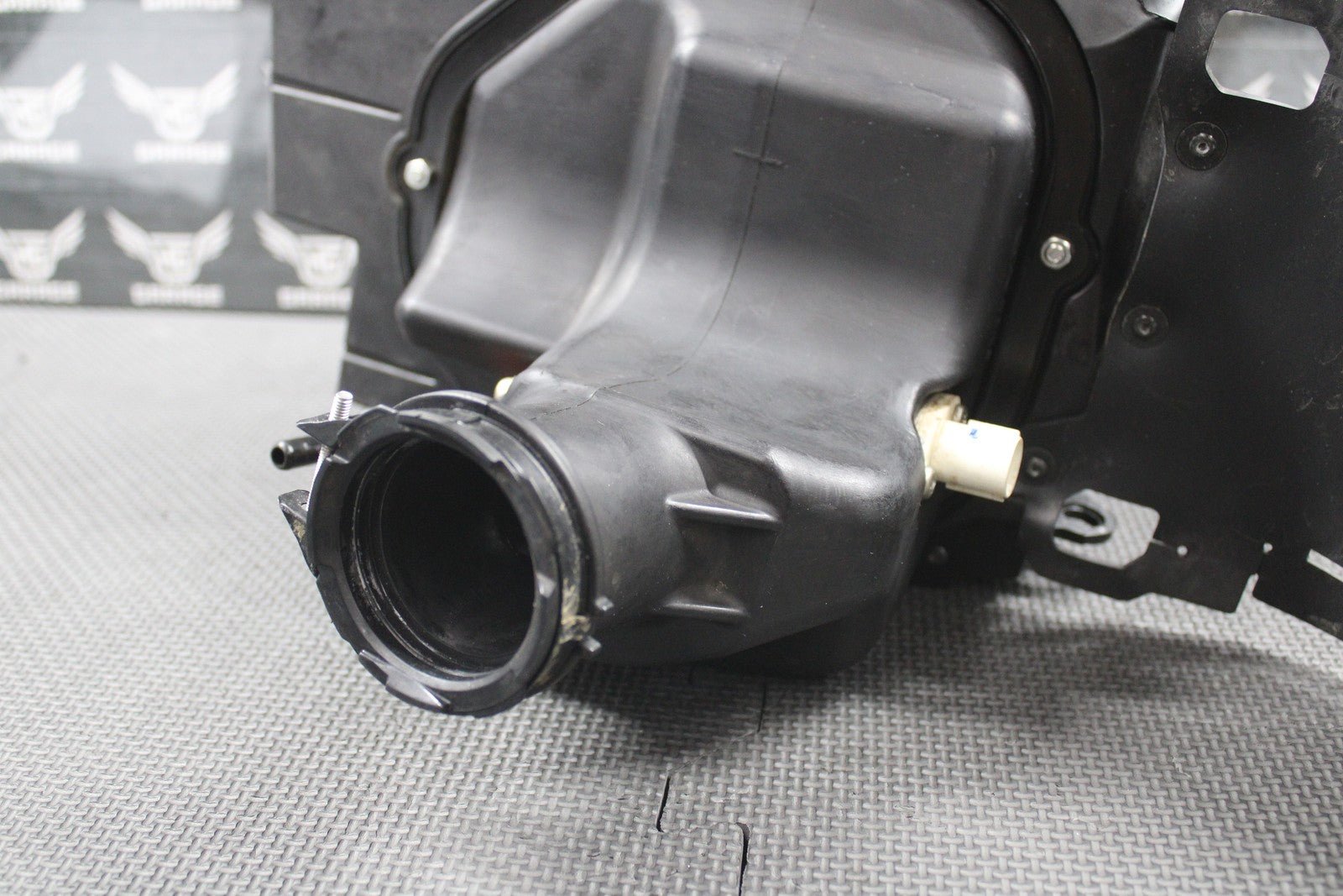 2019 SUZUKI 19 - 25 RMZ250 OEM AIRBOX AIR CLEANER FILTER BOX INTAKE BOOT INJECTOR - hggarage