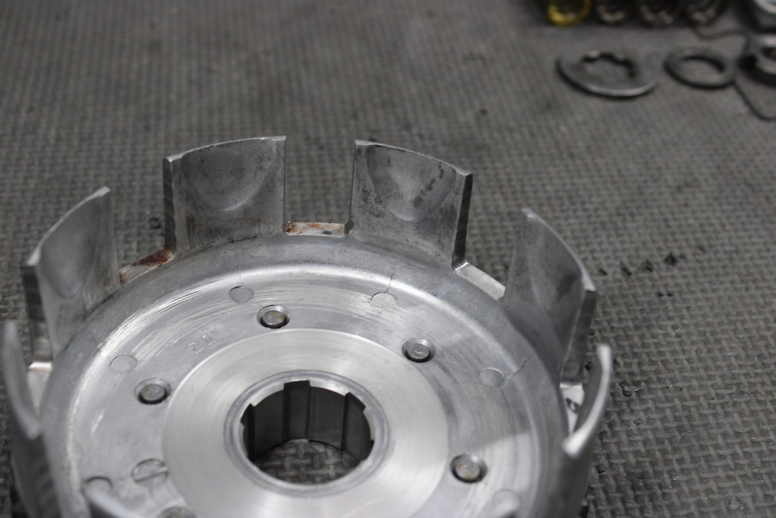 2002 Honda XR200R OEM Complete Clutch W Plates Basket Hub 22100 - 437 - 020 22121 - Kc - hggarage
