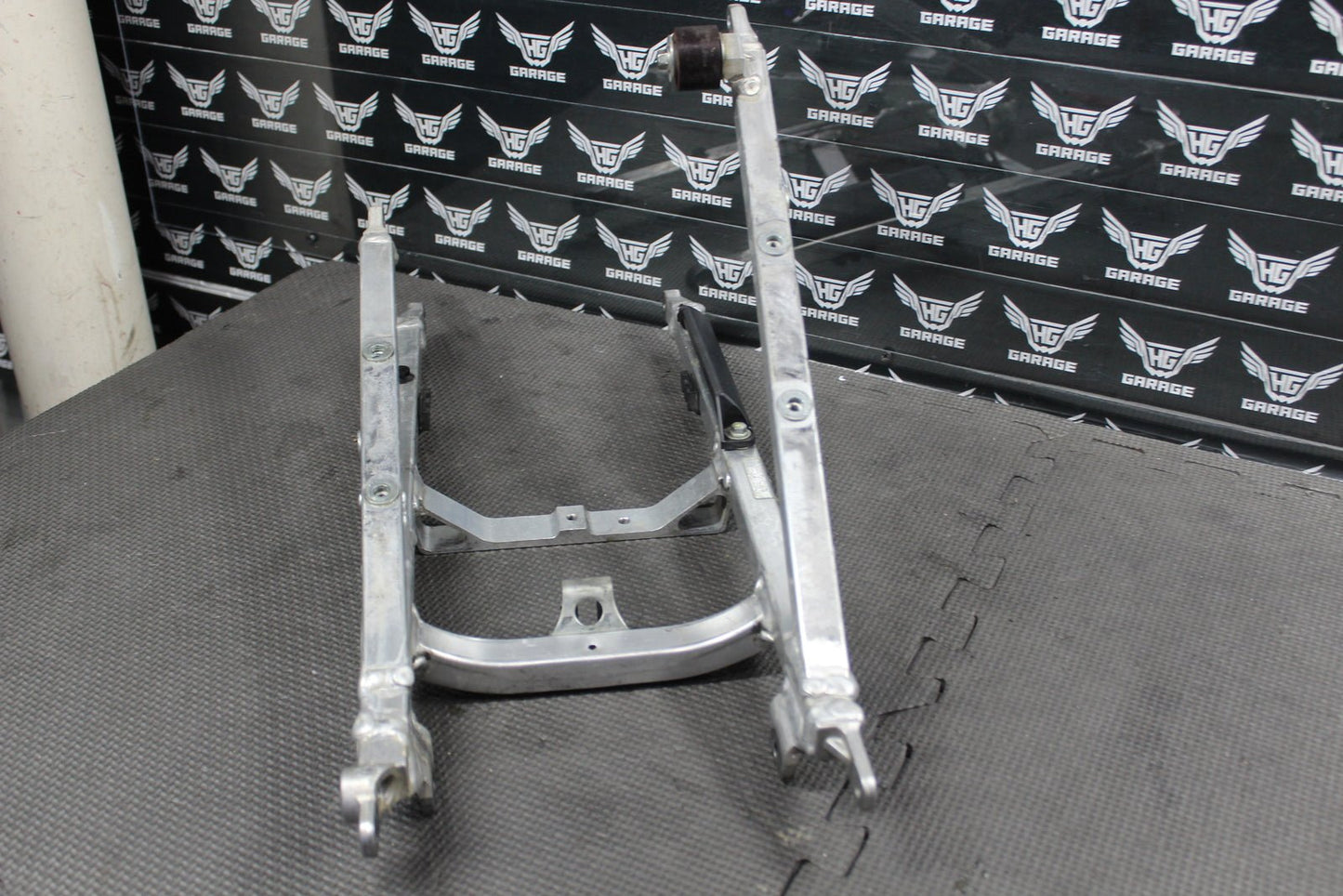 2016 YAMAHA YZ250F OEM REAR BACK SUB FRAME SUBFRAME 1SL - 21190 - 10 - 00 - hggarage