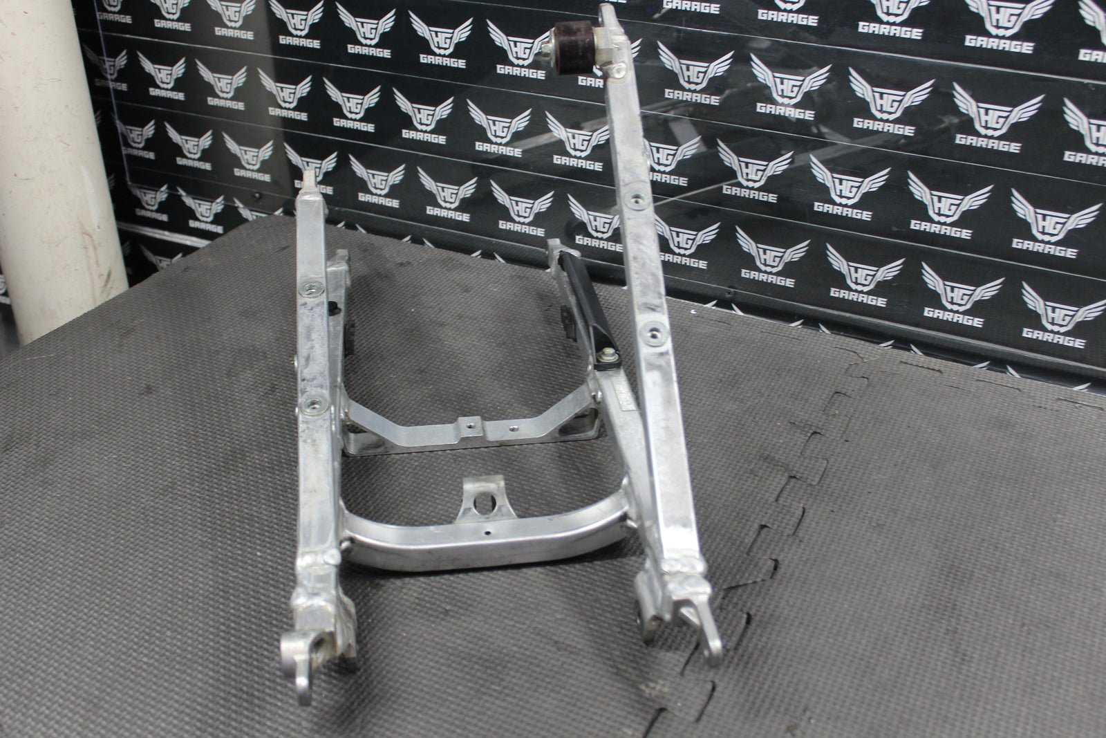 2016 YAMAHA YZ250F OEM REAR BACK SUB FRAME SUBFRAME 1SL - 21190 - 10 - 00 - hggarage