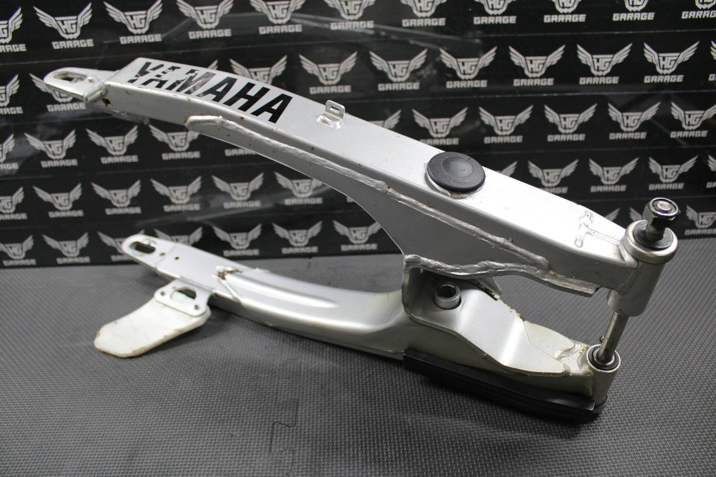 2005 YAMAHA TTR230 05 - 22 OEM SWINGARM SWING ARM REAR SUSPENSION 1C6 - F2110 - 00 - 35 - hggarage