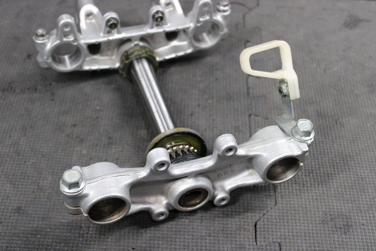 2000 Yamaha TTR125L OEM Front Forks Lower Upper Triple Tree Clamps Assembly - hggarage