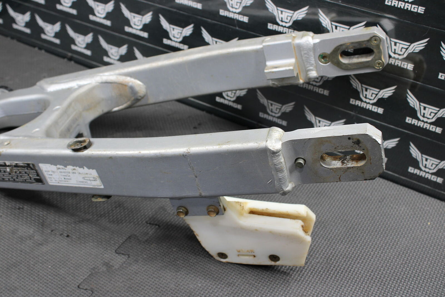 2004 HONDA CRF230F OEM SWINGARM SWING ARM SUSPENSION 52200-KPS-900