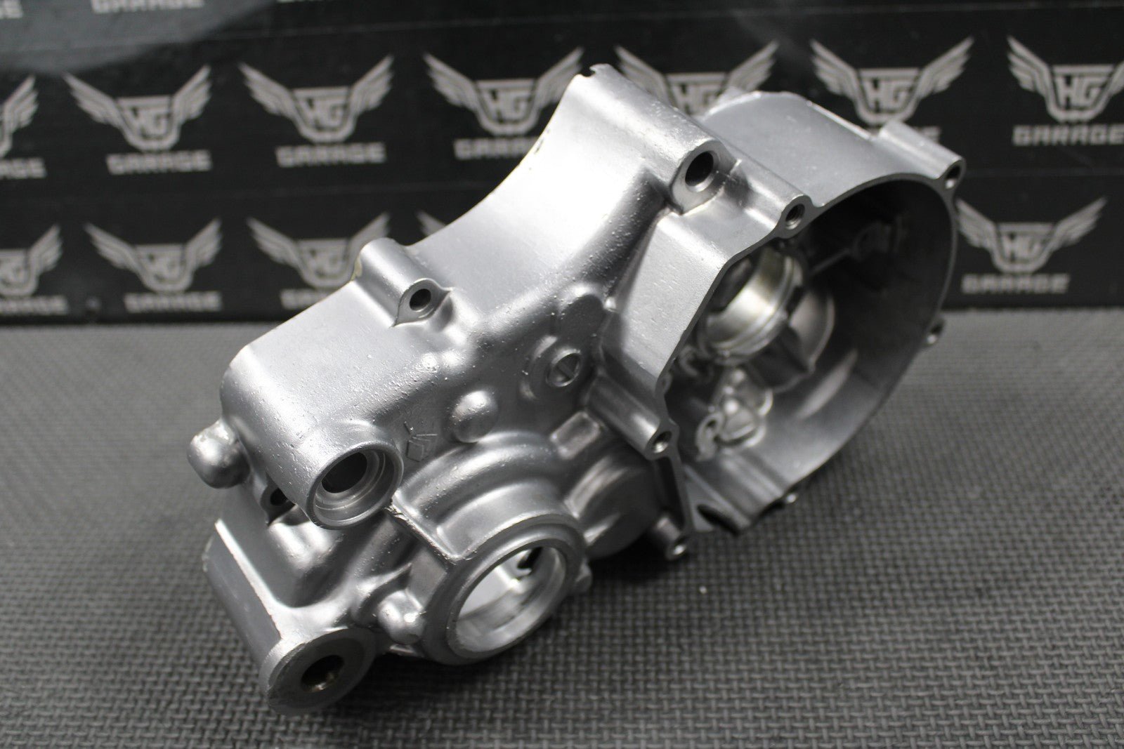 2015 KAWASAKI 14 - 21 KX85 KX100 OEM LEFT ENGINE CRANKCASE CRANK CASE 14001 - 0737 - hggarage