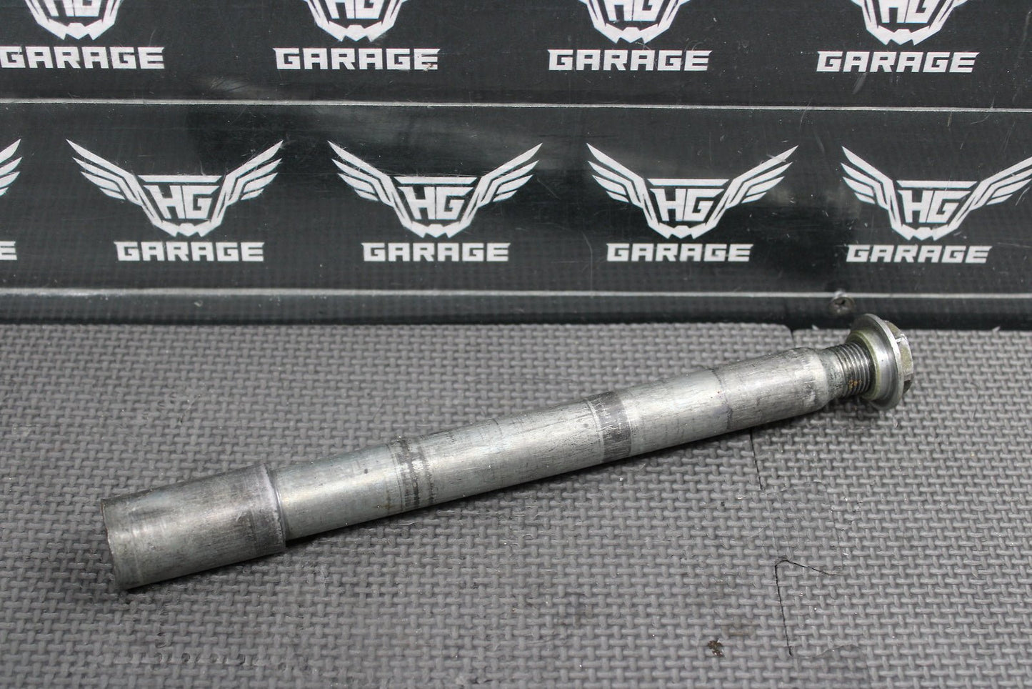 1998 YAMAHA YZ400F OEM FRONT WHEEL RIM AXLE PIVOT BOLT 5BE - 25181 - 00 - 00 - hggarage