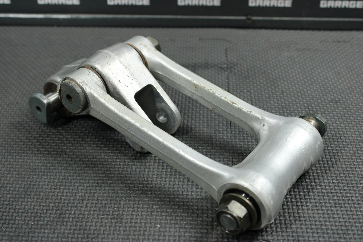 2004 Yamaha YZ450F OEM Rear Shock Linkage Links 5NY - 2217A - 00 - 00 5XE - 2217F - 00 - 00 - hggarage