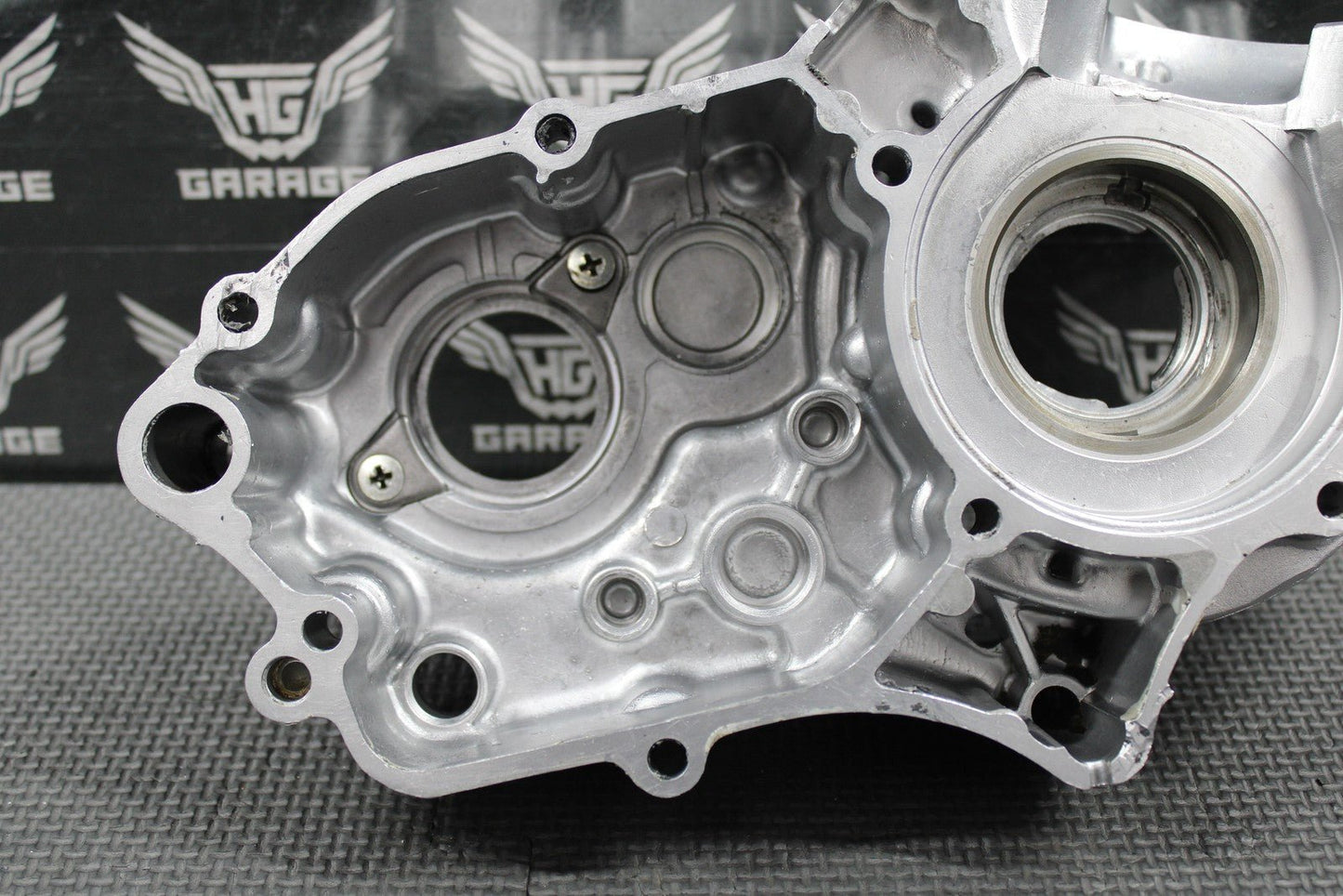 2015 KAWASAKI 14 - 21 KX85 KX100 OEM LEFT ENGINE CRANKCASE CRANK CASE 14001 - 0737 - hggarage