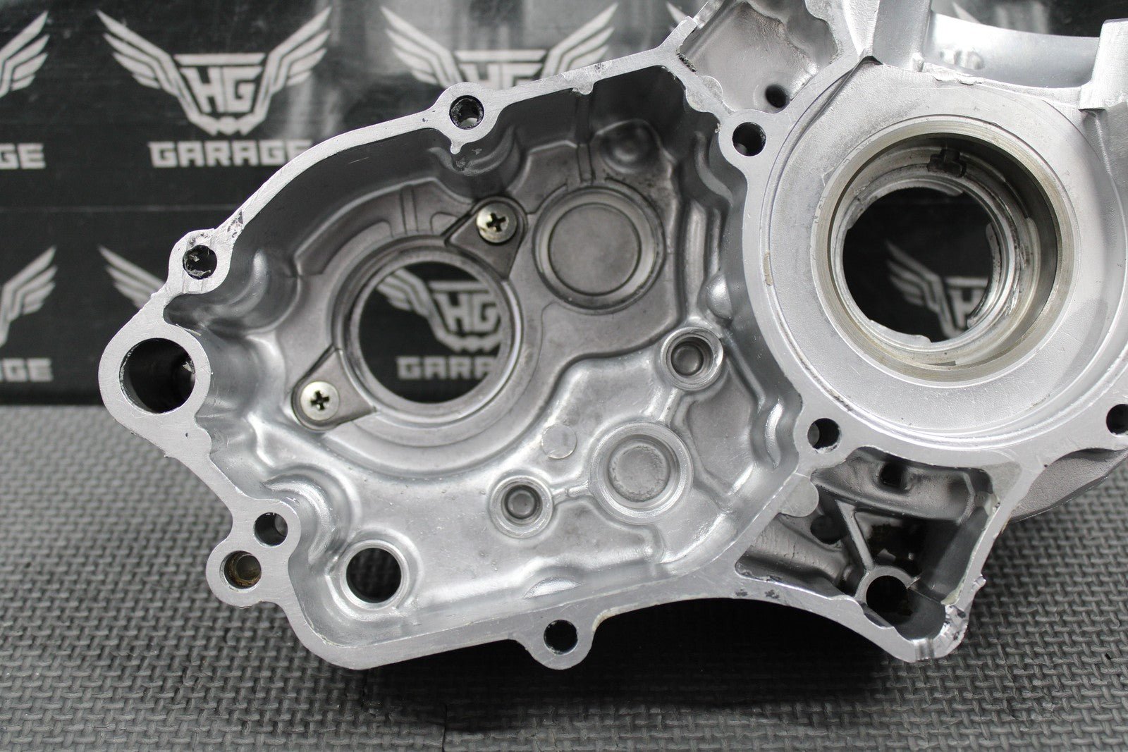 2015 KAWASAKI 14 - 21 KX85 KX100 OEM LEFT ENGINE CRANKCASE CRANK CASE 14001 - 0737 - hggarage