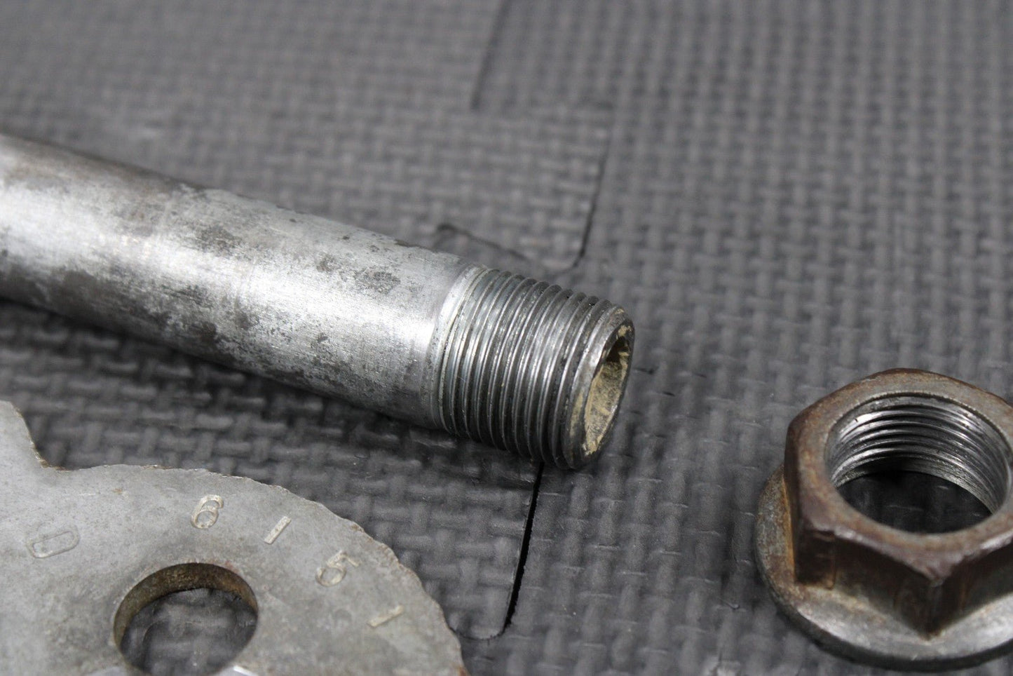 1986 86 - 88 KAWASAKI KDX200 REAR AXLE BACK WHEEL RIM PIVOT BOLT AXLE 41068 - 1211 - hggarage