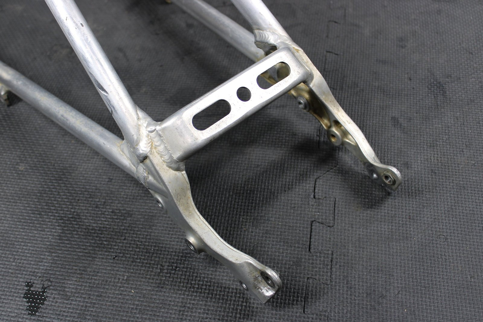2006 HONDA CRF250R OEM REAR BACK SUB FRAME SUBFRAME 50200 - KRN - 850 - hggarage