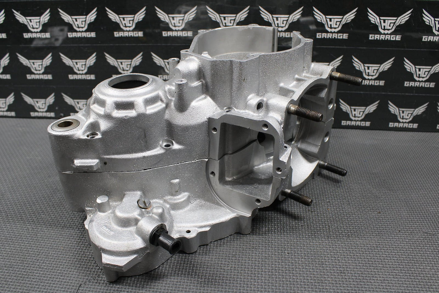 1991 KTM 300 EXC OEM LEFT RIGHT ENGINE MOTOR CRANKCASE CRANK CASES 54630004200 - hggarage