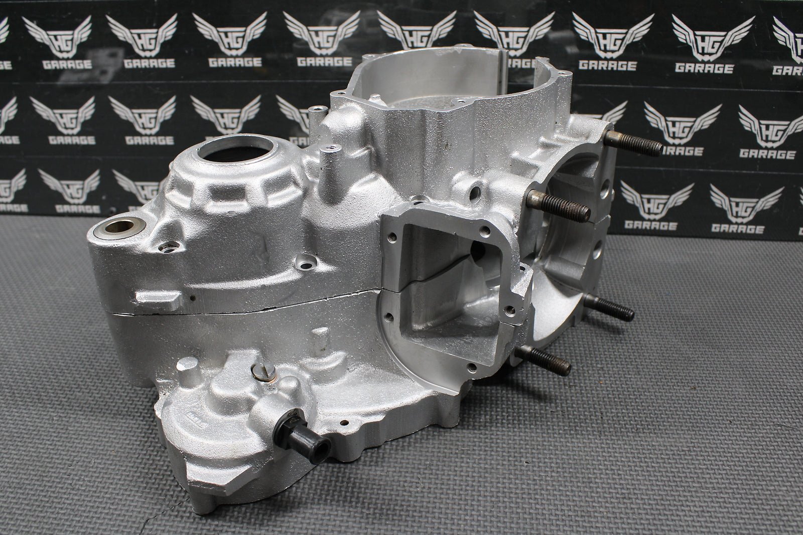 1991 KTM 300 EXC OEM LEFT RIGHT ENGINE MOTOR CRANKCASE CRANK CASES 54630004200 - hggarage