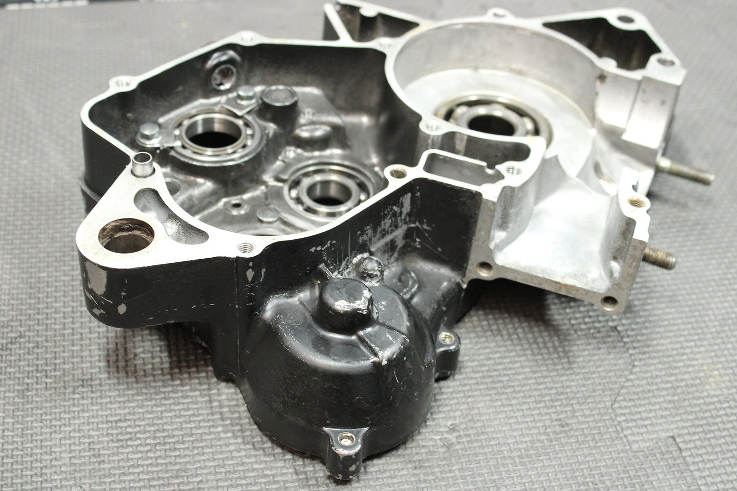 1996 HONDA CR125R OEM RIGHT ENGINE MOTOR CRANKCASE CRANK CASES BLOCK - hggarage