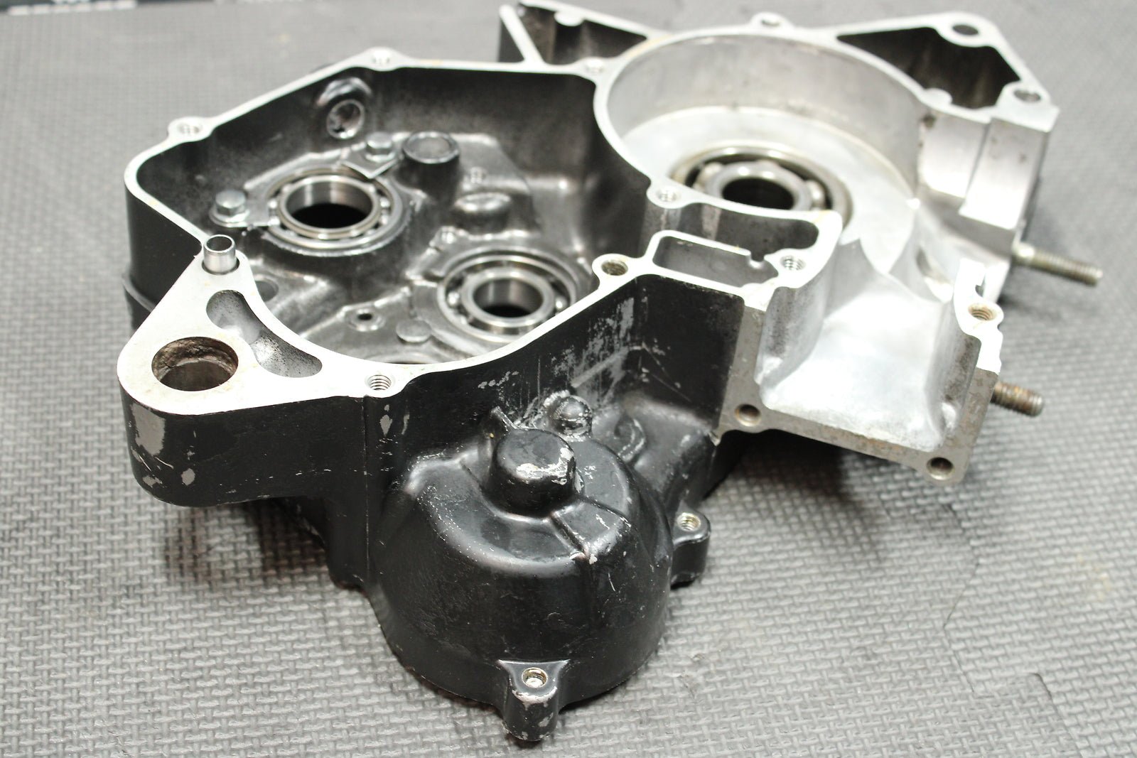 1996 HONDA CR125R OEM RIGHT ENGINE MOTOR CRANKCASE CRANK CASES BLOCK - hggarage