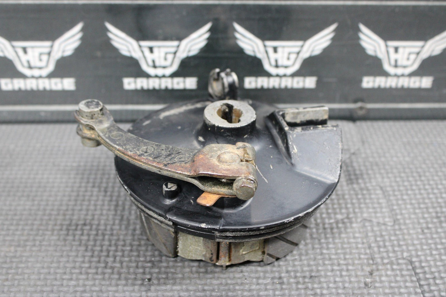 1997 YAMAHA 92 - 98 RT100 OEM FRONT BRAKE DRUM ASSEMBLY BRAKE SHOES - hggarage