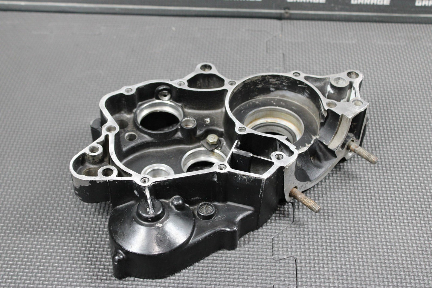 1991 86 - 95 HONDA CR80R OEM RIGHT ENGINE MOTOR CRANKCASE BLOCK 11100 - GC4 - 601 - hggarage
