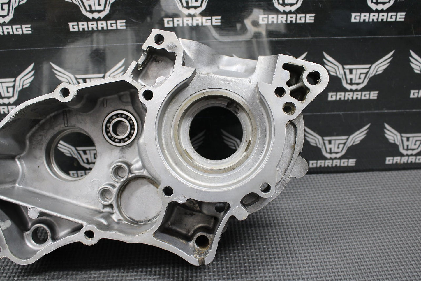 1999 KAWASAKI KX60 85 - 03 OEM LEFT ENGINE MOTOR CRANKCASE CRANK CASE 14001 - 1317 - hggarage