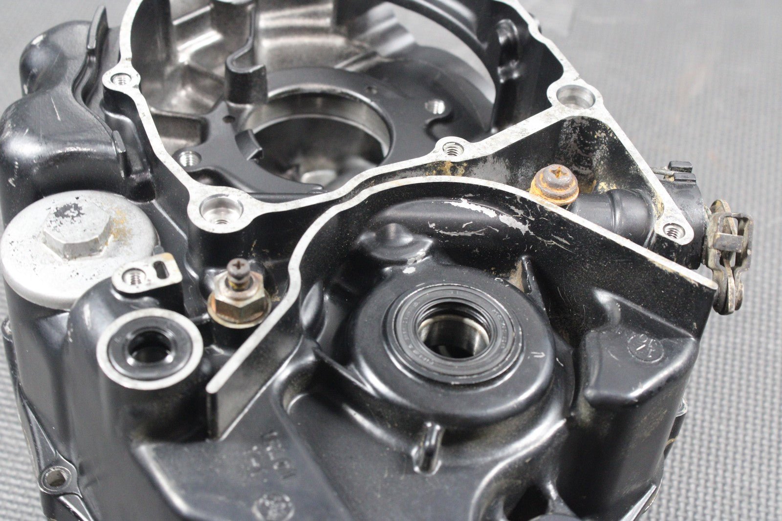 1987 YAMAHA TW200 OEM LEFT RIGHT ENGINE MOTOR CRANKCASE CRANK BLOCK SET GOOD! - hggarage