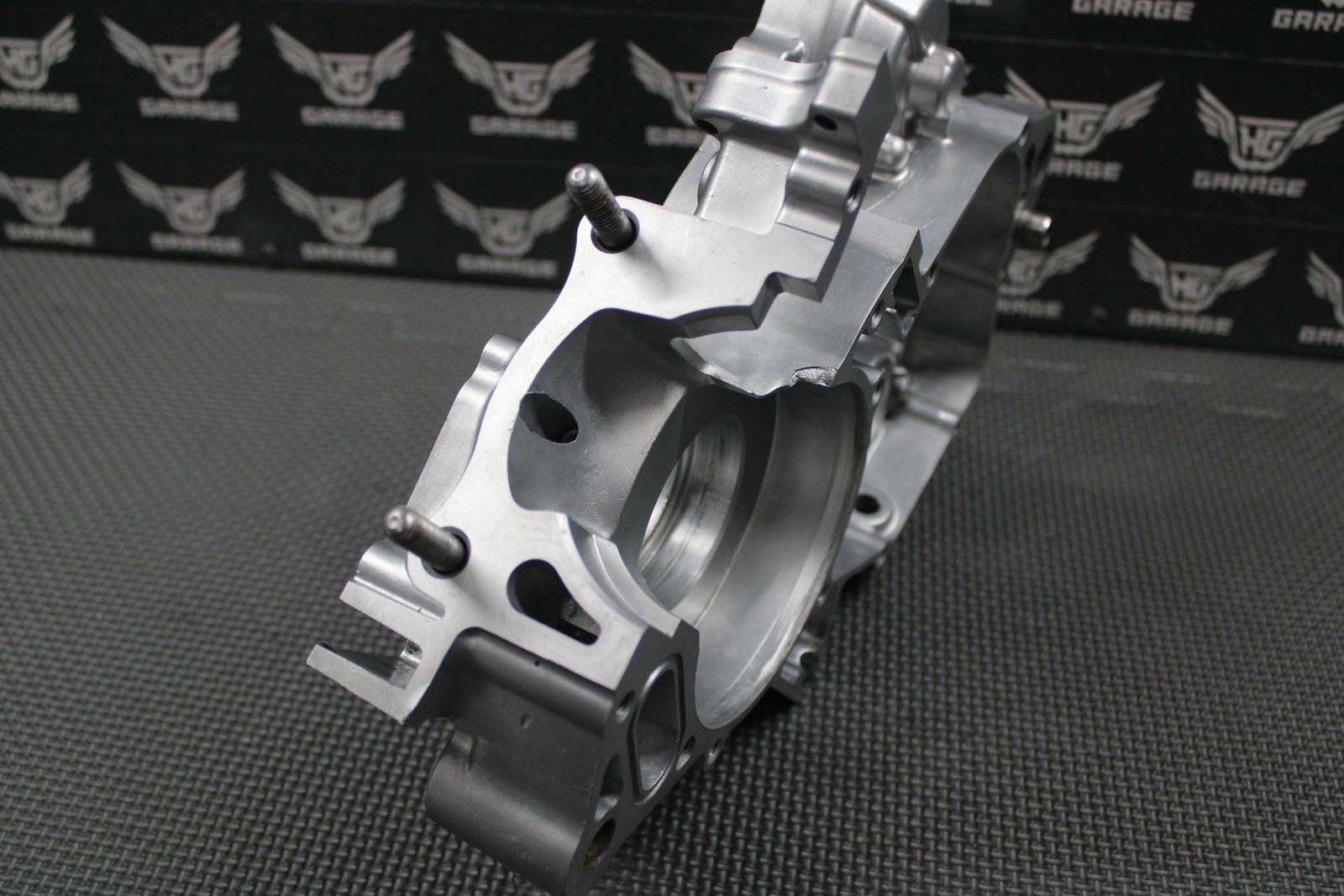 2005 05 - 07 HONDA CR125R OEM RIGHT ENGINE CRANKCASE CRANK CASE HALF 04921 - KSR - 730 - hggarage