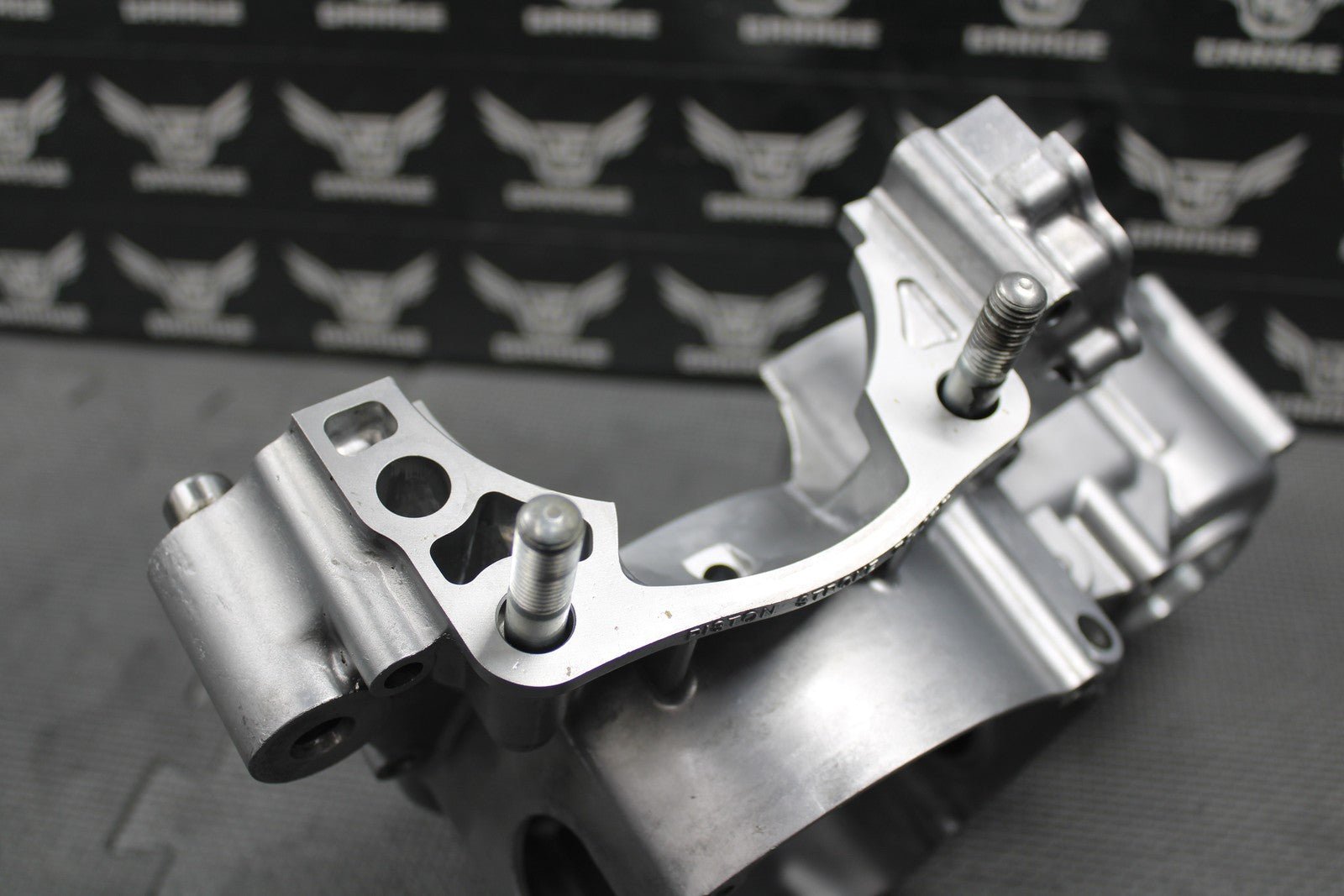 2003 HONDA CR250R OEM LEFT ENGINE CRANKCASE CRANK CASE BLOCK 04922 - KZ3 - L31 NICE! - hggarage
