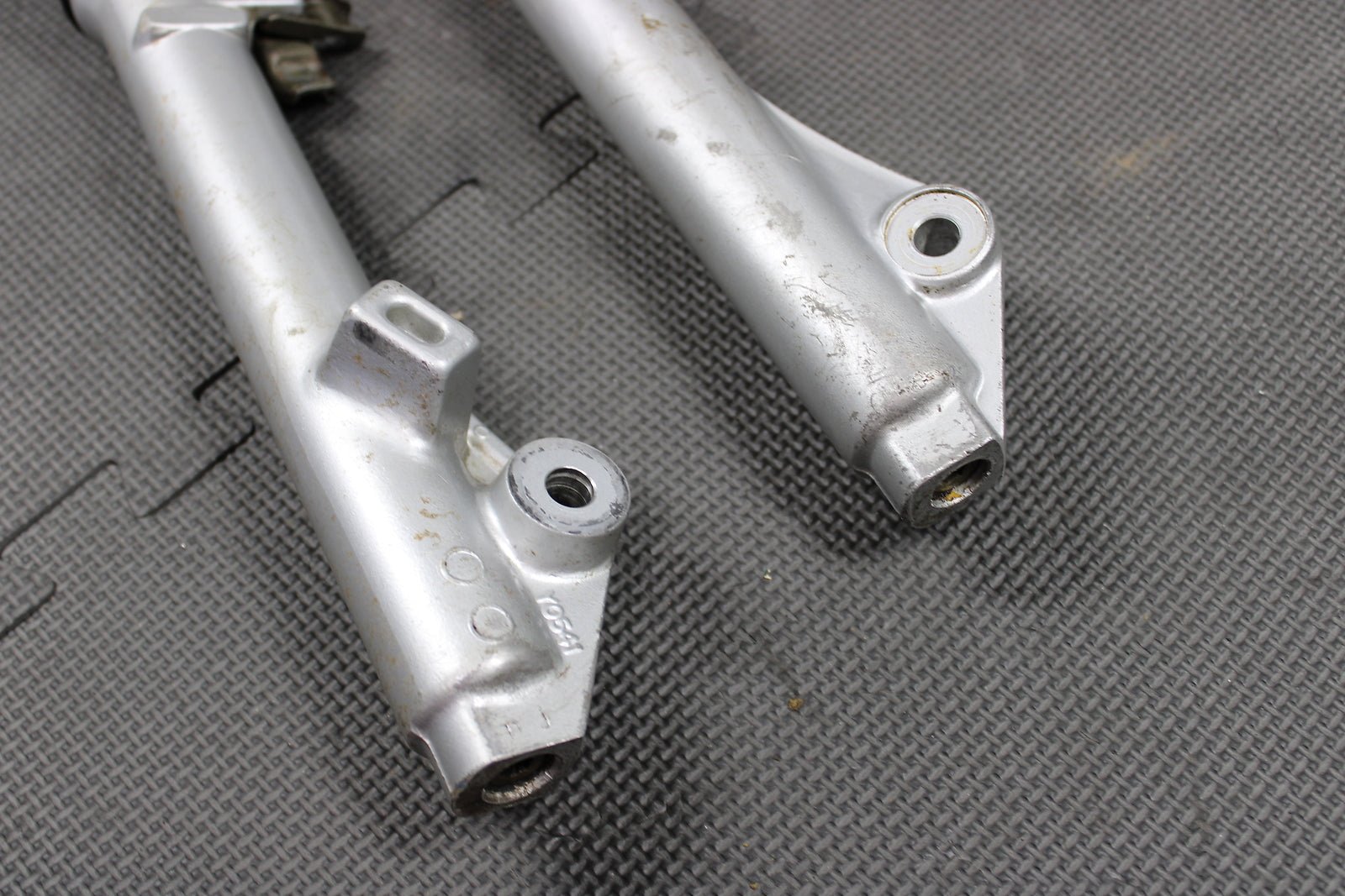 2000 Yamaha TTR90 OEM Right Left Front Suspension Forks Shocks 99999 - 03237 - 00 - hggarage
