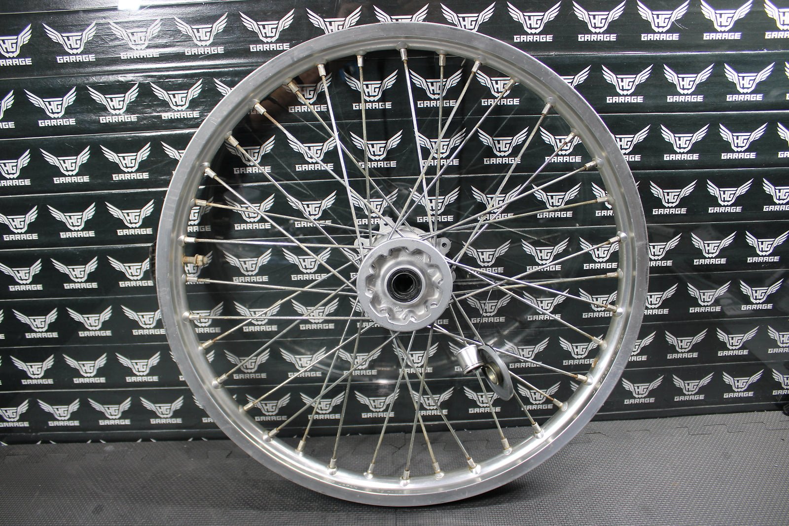 2002 HONDA 02 - 05 CRF450R OEM DID SILVER 21" FRONT WHEEL RIM HUB 44650 - KZ4 - 810 - hggarage