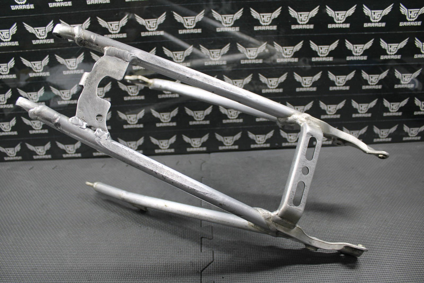 2008 06 - 09 HONDA CRF250R OEM REAR BACK FRAME SUBFRAME DUAL MUFFLER 50200 - KRN - 850 - hggarage