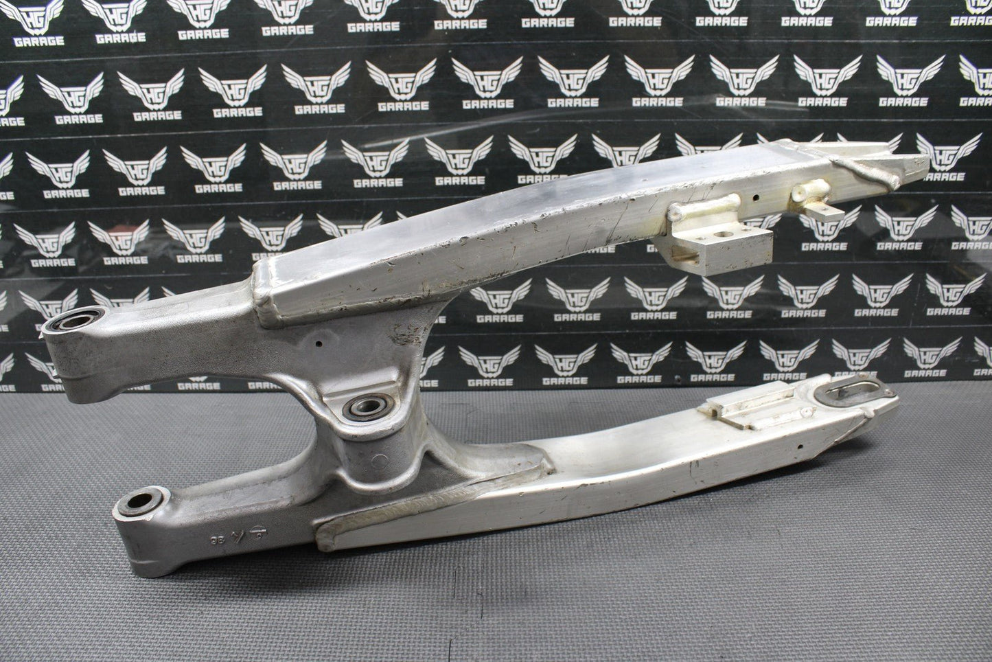 1999 SUZUKI RM125 RM250 MODEL X OEM SWINGARM SWING ARM SUSPENSION 61000 - 37E10 - hggarage