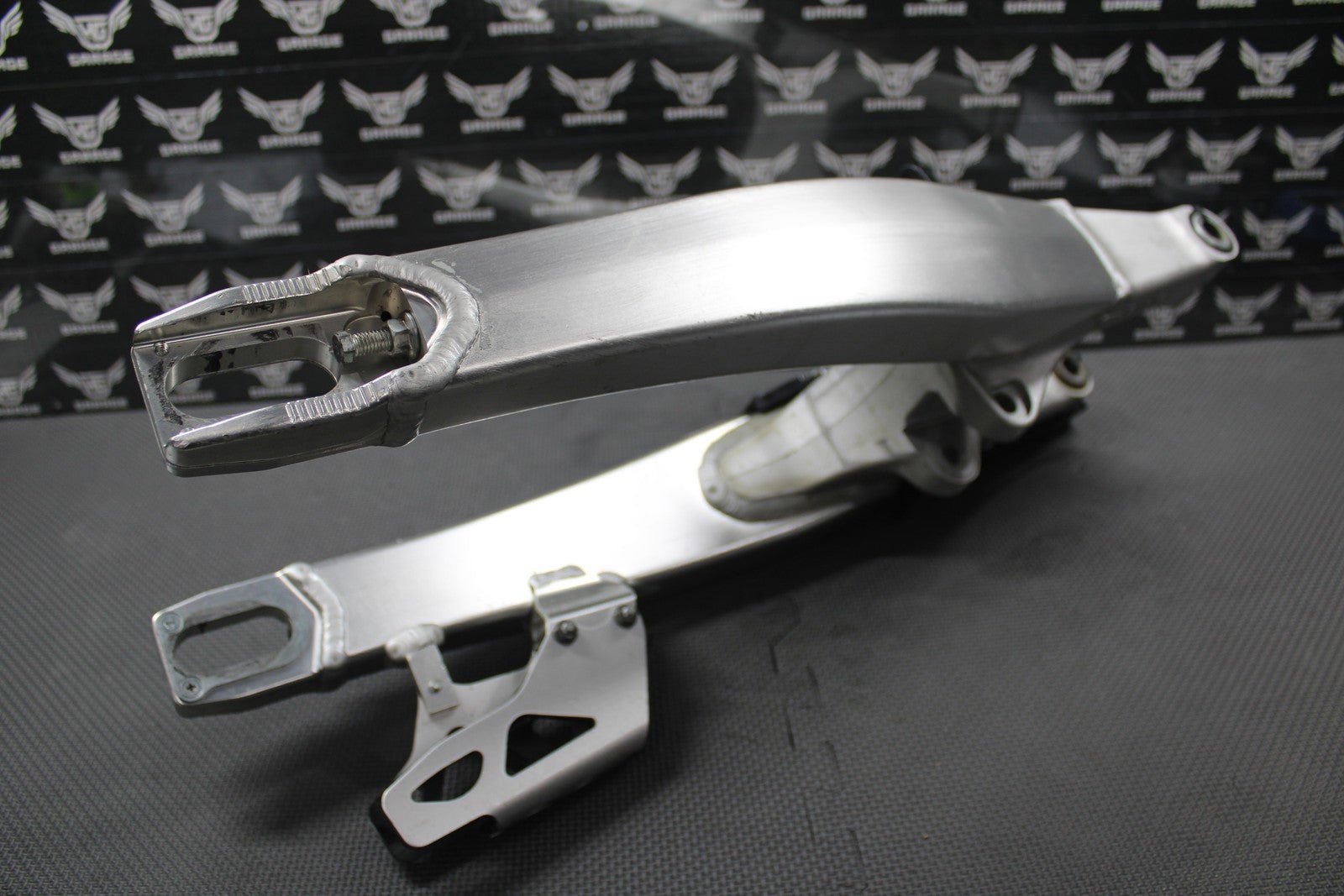 2019 SUZUKI 19 - 21 RMZ250 OEM SWINGARM SWING ARM SUSPENSION 61000 - 46K00 GOOD! - hggarage