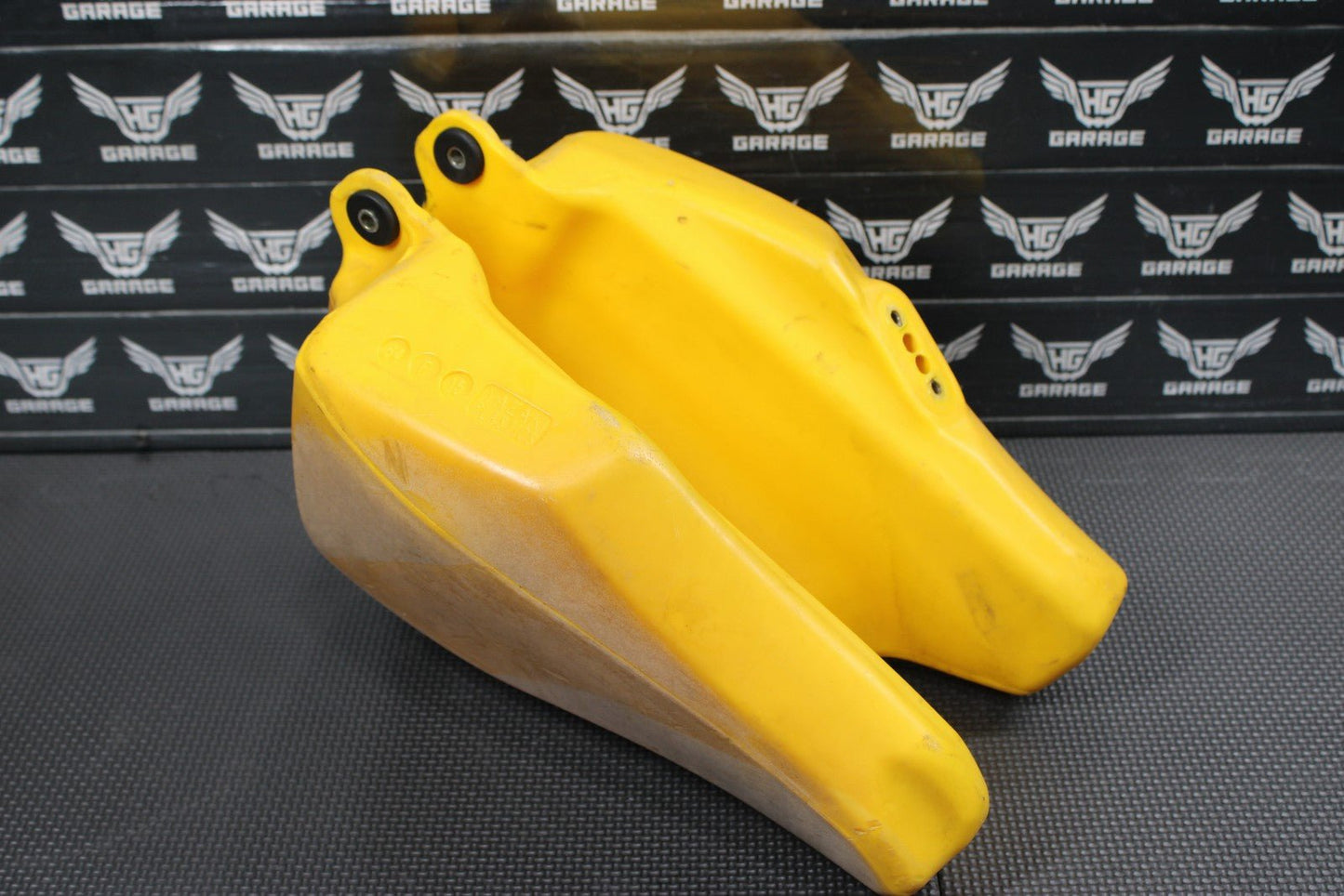 1985 YAMAHA PW80 83 - 85 OEM GAS TANK FUEL CELL RESERVOIR YELLOW 21W - 24110 - 00 - 00 - hggarage