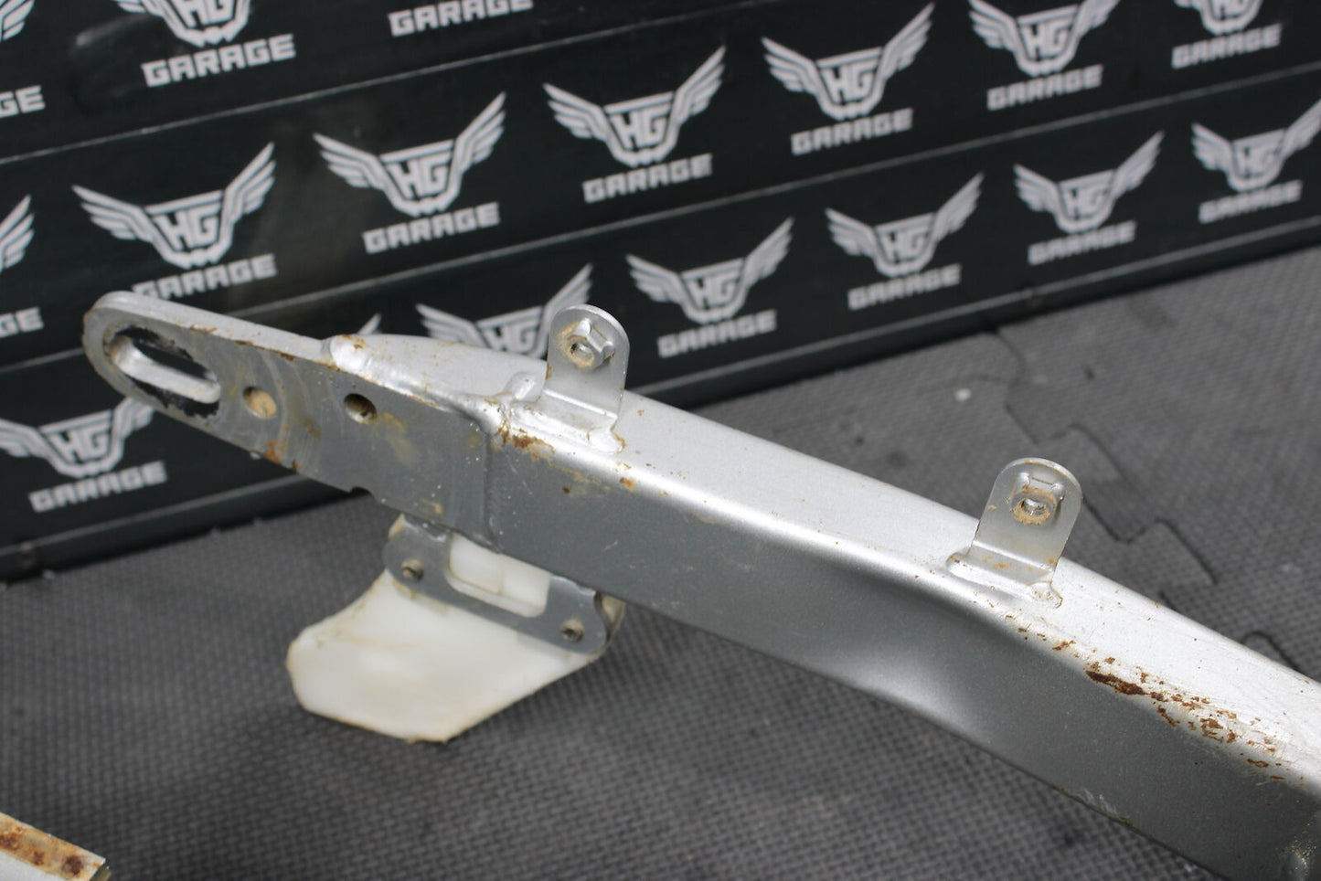 2003 YAMAHA TTR125 TTR125E SMALL WHEEL OEM SWINGARM SWING ARM SUSPENSION ARM