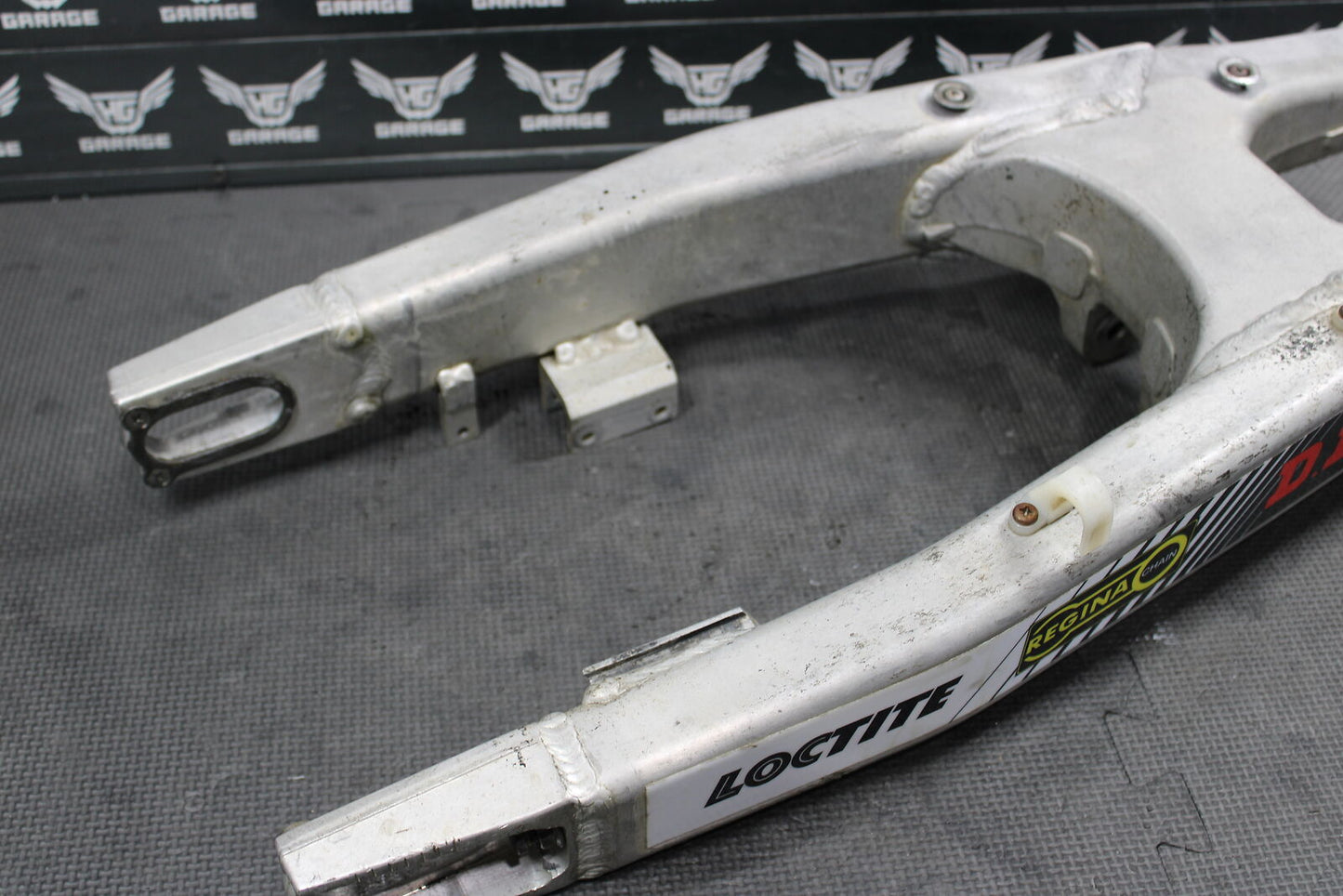 2007 2008 KAWASAKI KX250F OEM SWINGARM SWING ARM SUSPENSION 33001-0107