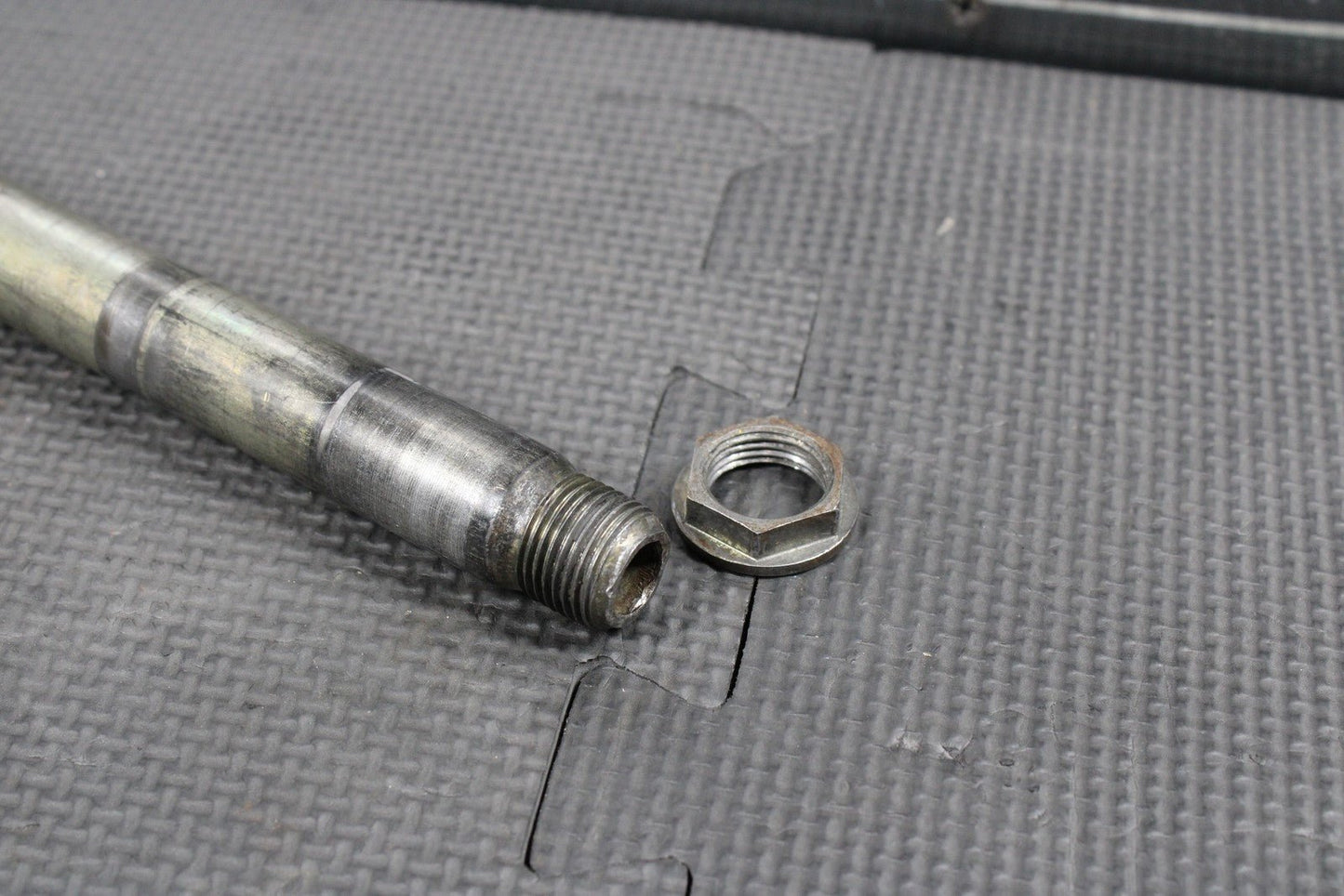 2000 SUZUKI 96 - 00 RM125 OEM FRONT WHEEL RIM AXLE PIVOT BOLT 54711 - 36E00 - hggarage