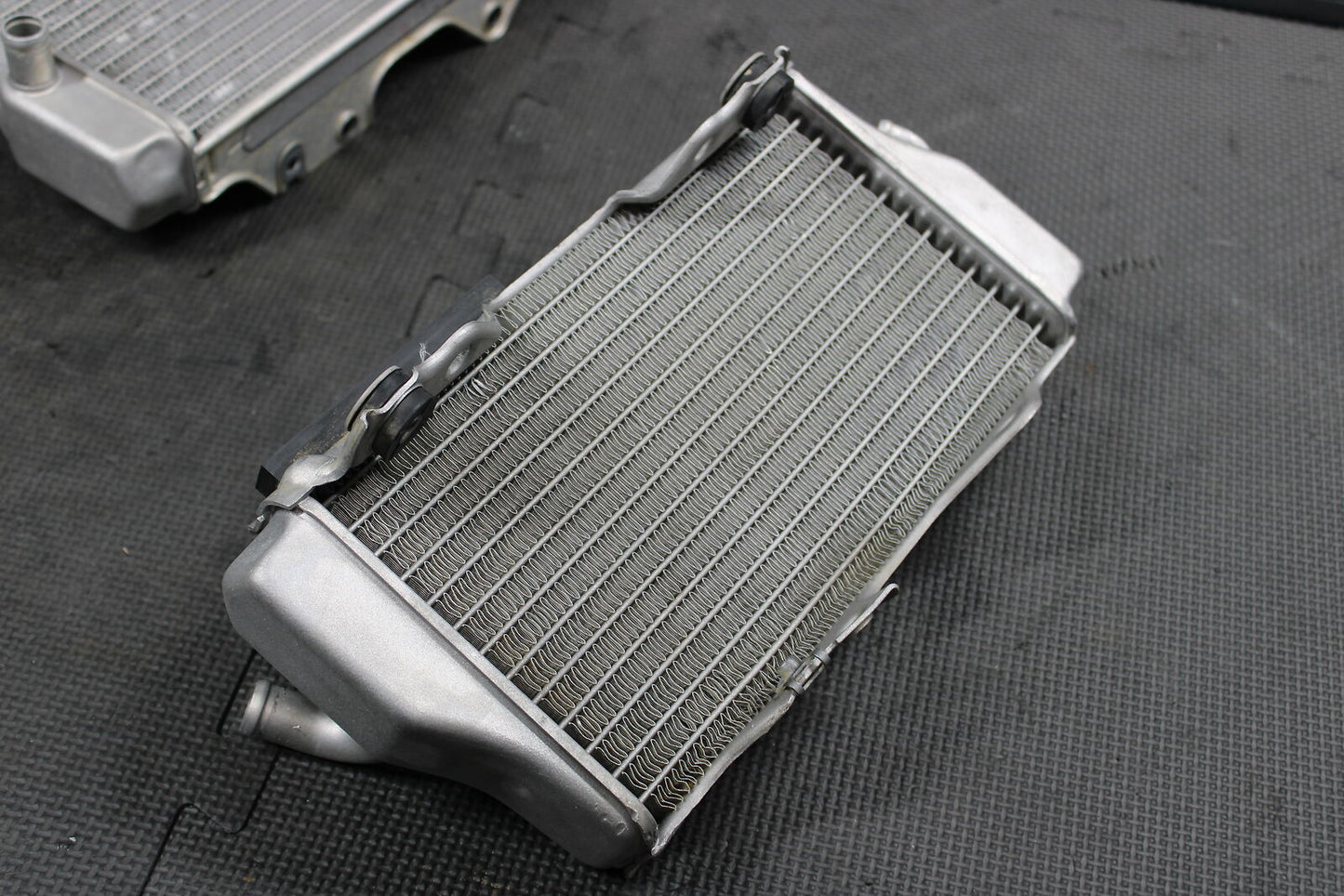 2003 HONDA CRF450R OEM ENGINE MOTOR COOLING COOLER RADIATOR NICE! 19010-MEB-631