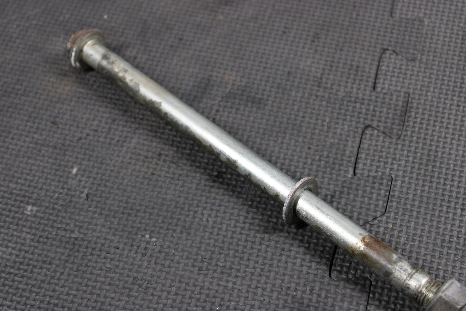 1986 HONDA XR250L XR250R OEM REAR BACK SWINGARM BOLT SUSPENSION PIVOT AXLE - hggarage