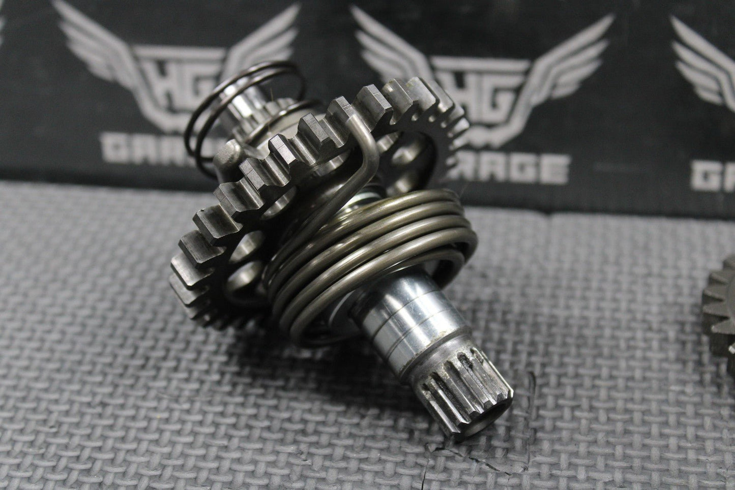 2020 SUZUKI 19 - 25 RMZ250 OEM KICKSTART KICK START SHAFT W IDLER GEAR 26211 - 46K00 - hggarage