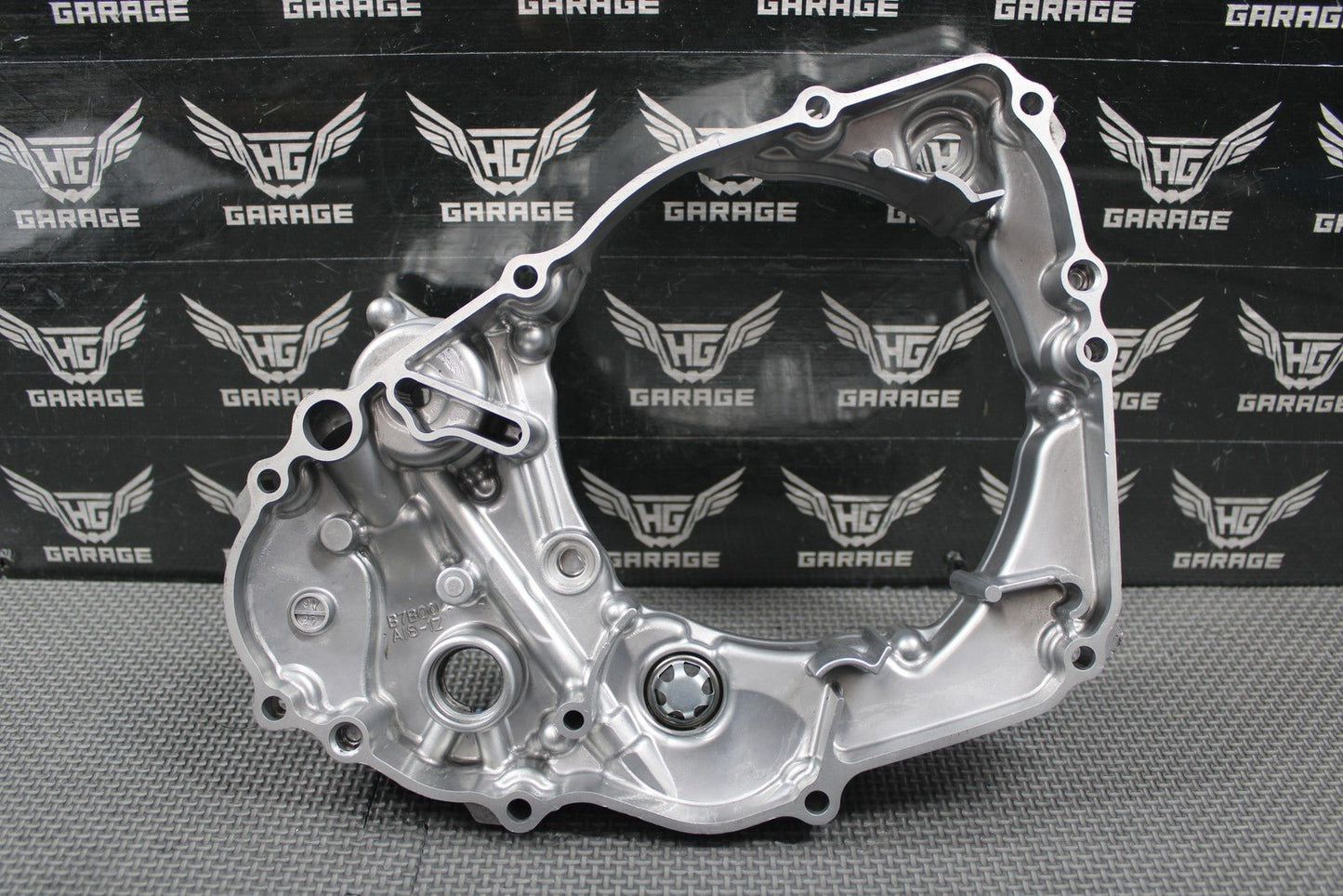 2020 YAMAHA 19 - 22 YZ250F OEM RIGHT CASE INNER CLUTCH COVER B7B - 15431 - 00 - 00 GOOD! - hggarage