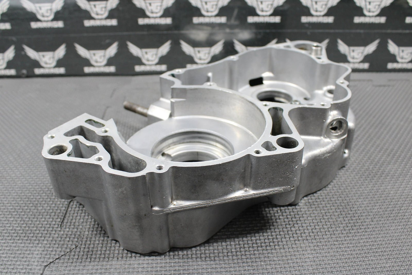 2001 SUZUKI 01 - 02 RM250 OEM RIGHT HALF ENGINE MOTOR CRANKCASE CRANK CASE BLOCK - hggarage