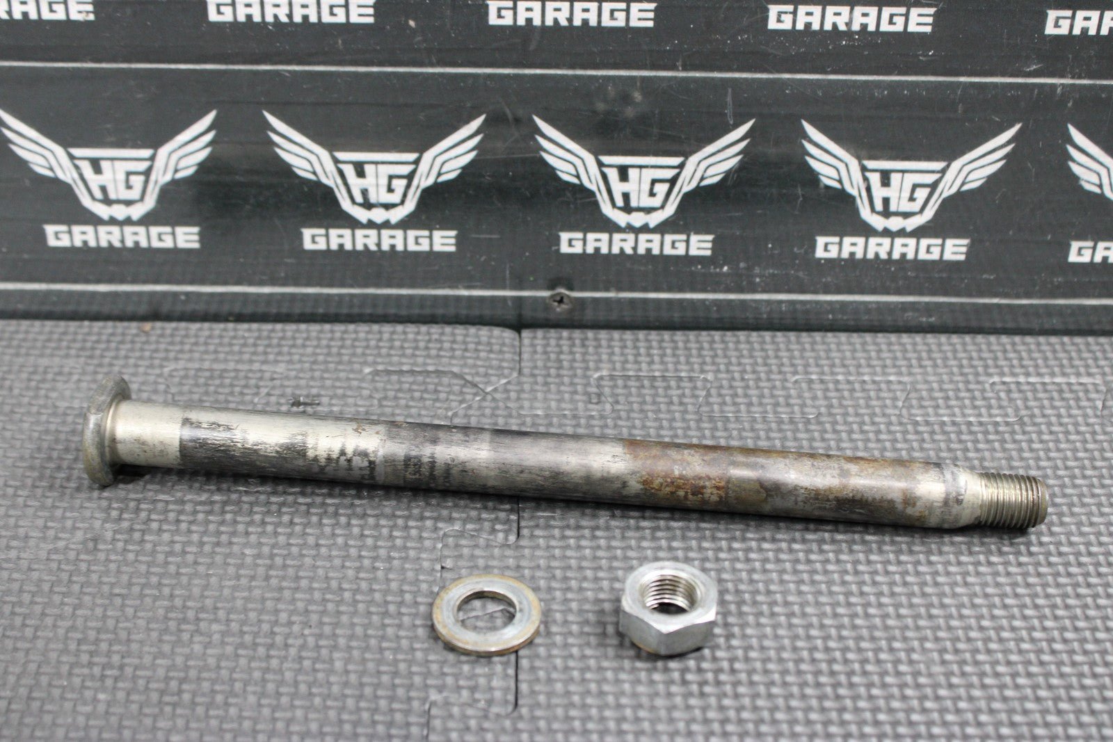 02 - 22 HONDA CRF450R OEM REAR SWINGARM BOLT SUSPENSION PIVOT AXLE 52101 - KZ4 - J40 - hggarage