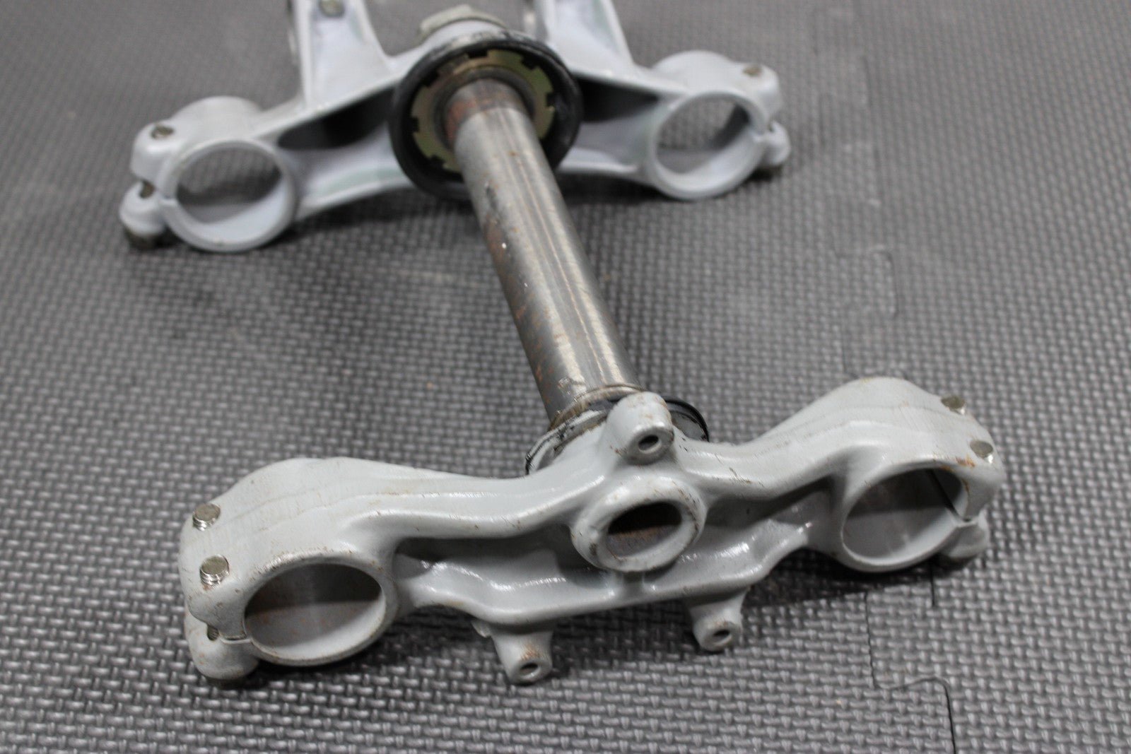 1991 87 - 95 HONDA CR80R OEM FRONT FORKS LOWER UPPER TRIPLE TREE STEM CLAMP - hggarage