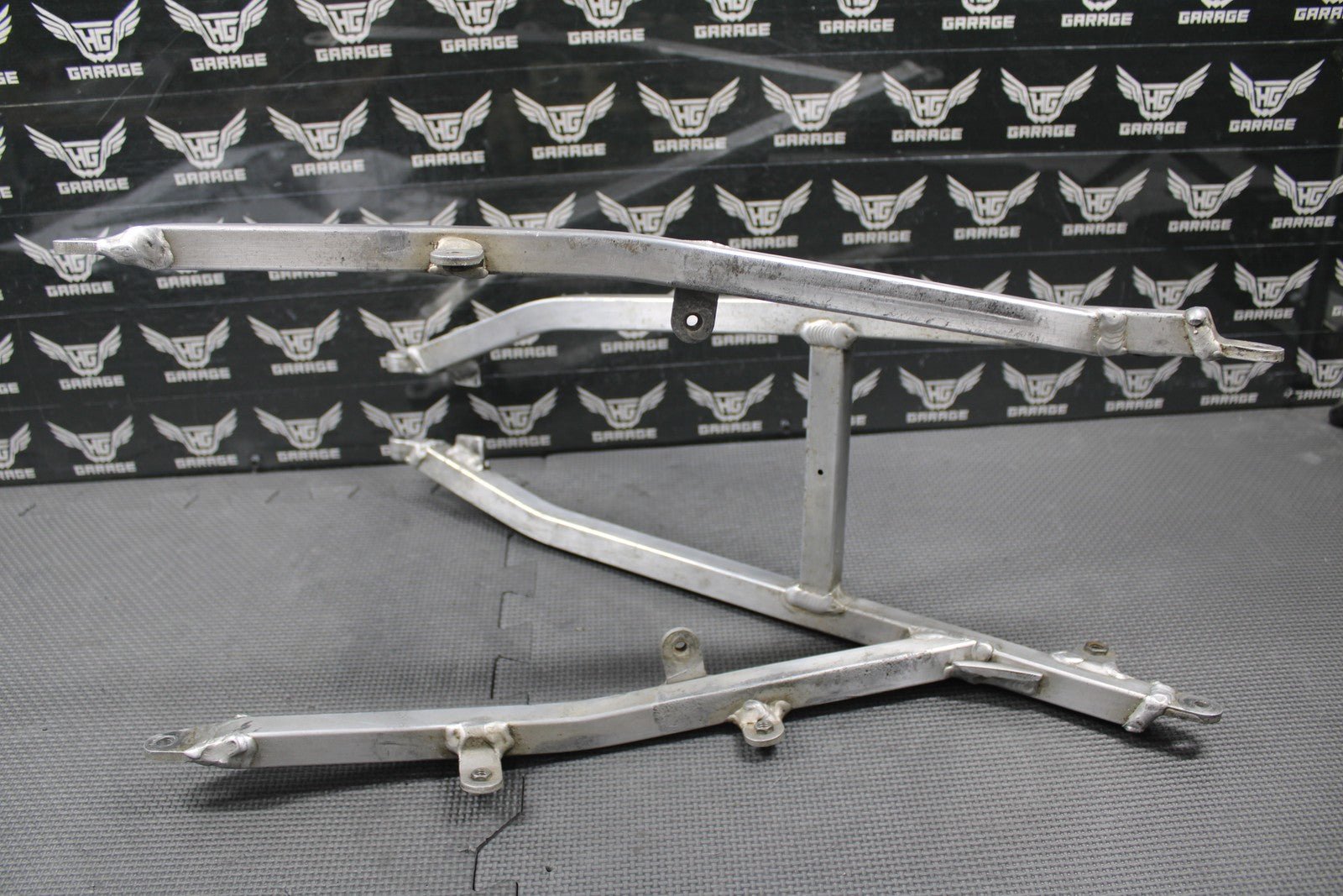 2000 2001 HONDA CR125R CR250R OEM REAR BACK SUB FRAME SUBFRAME 50200 - KZ3 - J30 - hggarage