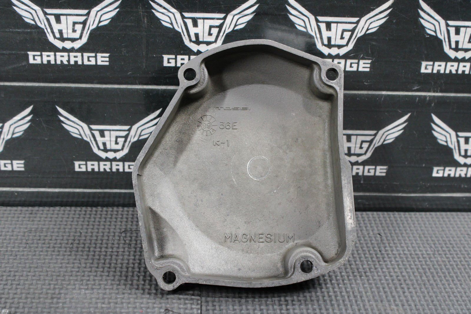 2000 SUZUKI RM125 OEM RIGHT SIDE STATOR GENERATOR MAGNETO COVER 11351 - 36F00 - hggarage