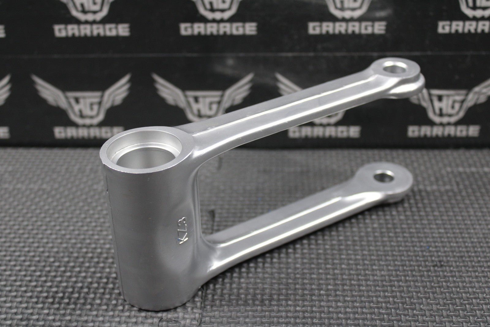 2001 95 - 01 HONDA CR500R OEM REAR SHOCK SWINGARM LINKAGE ROD 52475 - MAC - 680 MINT! - hggarage
