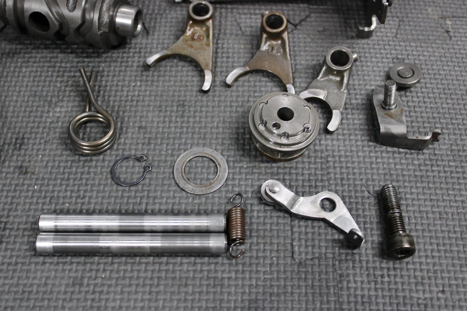 2002 KAWASAKI KX60 KX65 OEM ENGINE TRANSMISSION TRANNY ASSEMBLY GEARS - hggarage